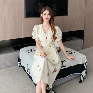 RM14098#夏季新款韩版气质显瘦刺绣提花V领复古花边连衣裙女
