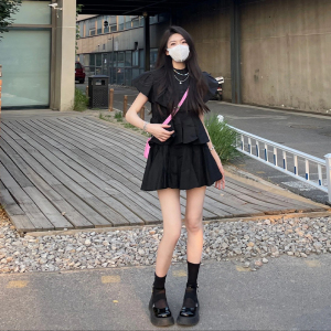 TR32473# 小飞袖法式黑色连衣裙子女夏季新款赫本风收腰显瘦短裙设计感 服装批发女装批发服饰货源