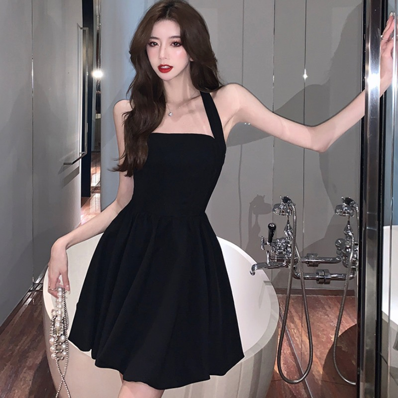 Little black dress 2023 summer new niche design pure desire hanging neck slim backless A-line retro fluffy dress