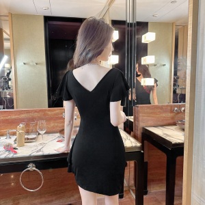 Contrast stitching fly sleeve tight wrap buttocks low cut V-neck dress
