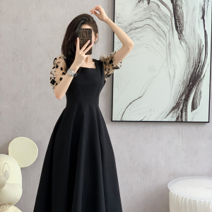 RM21761#大码微胖女生法式赫本黑显瘦连衣裙女小众设计感胖mm梨型身材裙子
