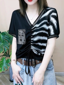 RM14293#夏季新款时尚V领拼接烫钻短袖T恤洋气妈妈装遮肉显瘦气质减龄上衣