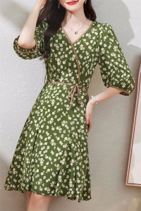 RM21236#夏季新款法式V领碎花系带遮肉显瘦鱼尾摆连衣裙