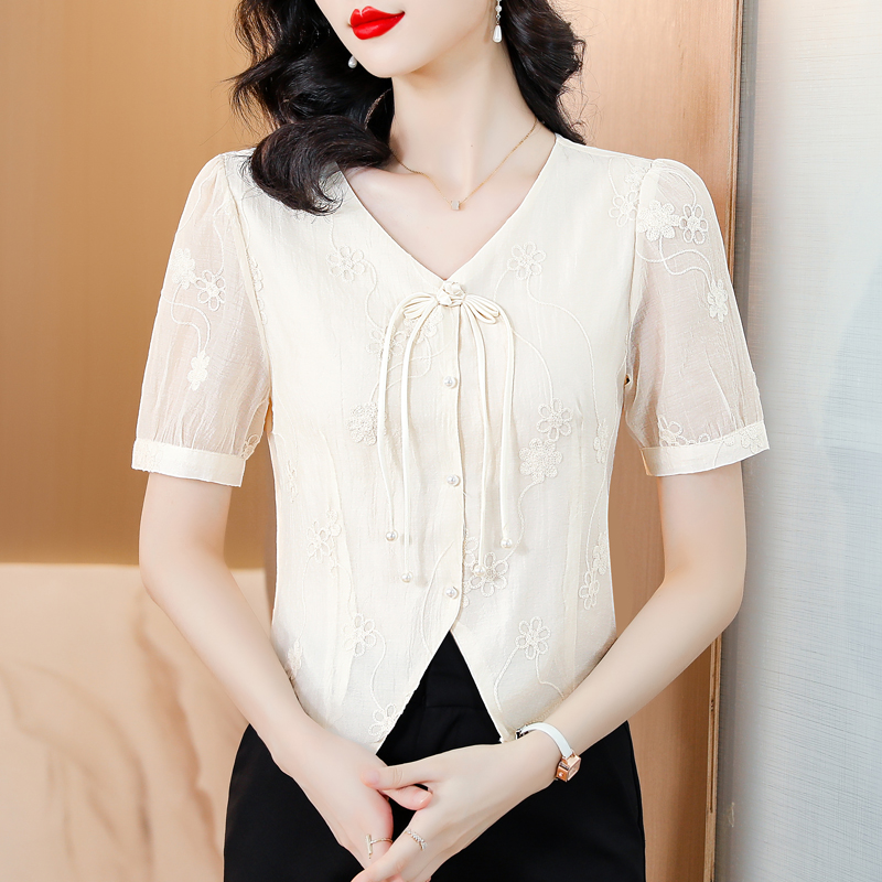 實拍2025夏季新款V領繡花甜美洋氣減齡短袖上衣顯瘦小衫女夏