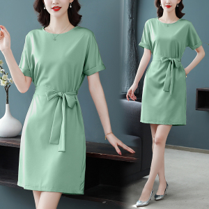 RM16975#夏款女装2023年新款高级感醋酸绿色连衣裙缎面真丝设计感收腰裙子