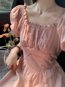 TR46901# 夏季法式复古方领粉色刺绣长款连衣裙收腰显瘦长裙 服装批发女装批发服饰货源