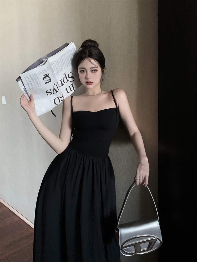 Shaping curvaceous knitted suspender dress slimming little black dress long skirt