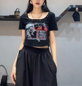 RM14785#美式印花U领铆钉个性炸街短袖修身短款辣妹露脐T恤女显瘦上衣