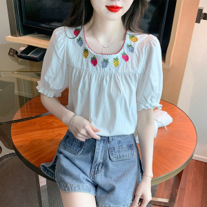 RM18568#刺绣草莓短袖圆领衬衫2023夏季新款设计感百搭减龄上衣女