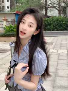 RM15479#蓝色条纹韩系学院风衬衫女设计感小众夏季短款小个子收腰短袖上衣