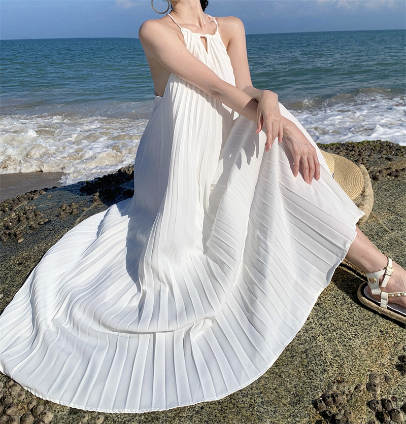 ilessisWANG 海島度假重工壓褶寬松顯瘦露背大擺連衣裙女