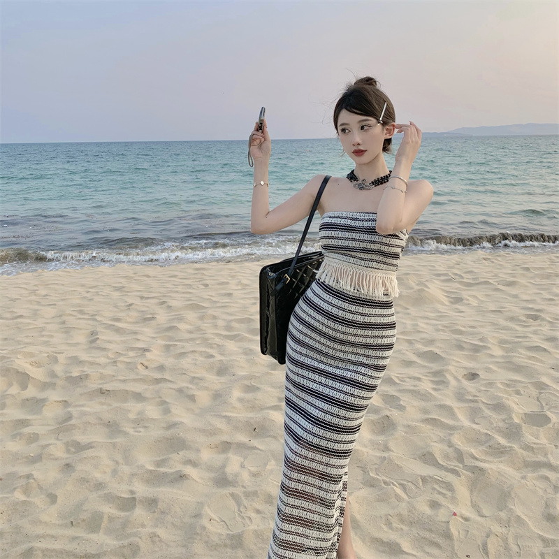 2023夏季新款法式氣質流蘇邊黑白條紋針織抹胸背心半身裙套裝女