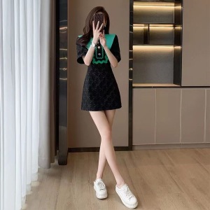 TR36645# 夏季新款法式复古高级感小香风连衣裙女夏黑色小个子气质裙子显瘦 服装批发女装批发服饰货源