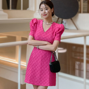 RM15659#夏季2023年新款女性感V领泡泡袖显瘦提花连衣裙法式小众短裙子女