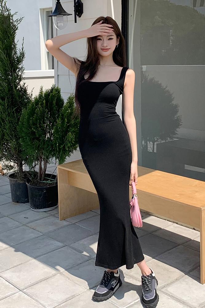 實拍2025春夏新款女明星氣質方領修身魚尾裙吊帶連衣裙