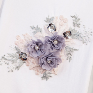 TR35830# 纯白色T恤短袖夏紫色钉珠立体花朵个性圆领绣花休闲时尚 服装批发女装批发服饰货源