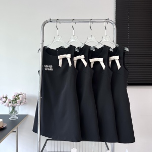 TR36608# 夏米umiu赫本法式蝴蝶结无袖进口醋酸重工小黑连衣裙女 服装批发女装批发服饰货源