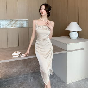 RM22008#高级感醋酸缎面连衣裙女夏季气质法式茶歇性感褶皱开叉吊带长裙子