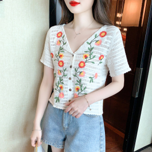 RM19030#夏新款设计感小众短袖翻领衬衫女清新镂空钩花短款上衣小个子
