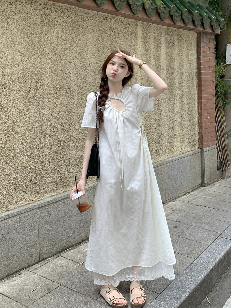 Real shot of white hollow drawstring lace splicing dress holiday style French high-end loose long skirt