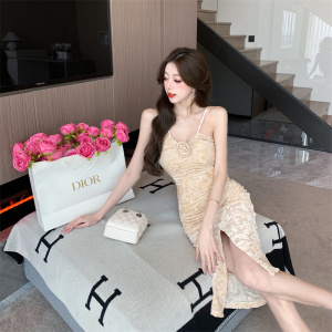 RM23092#名媛性感露背挂脖V领吊带连衣裙立体花朵包臀裙