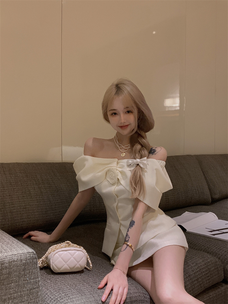 Actual shot of Pine Chestnut Cream Cream White One Shoulder Small Fragrance Suit Women's Single Breasted Top High Waist Shorts