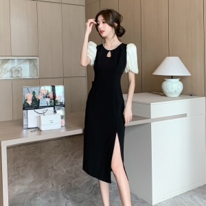 RM17530#黑色连衣裙女2023夏季新款法式茶歇显瘦赫本风开叉小黑裙