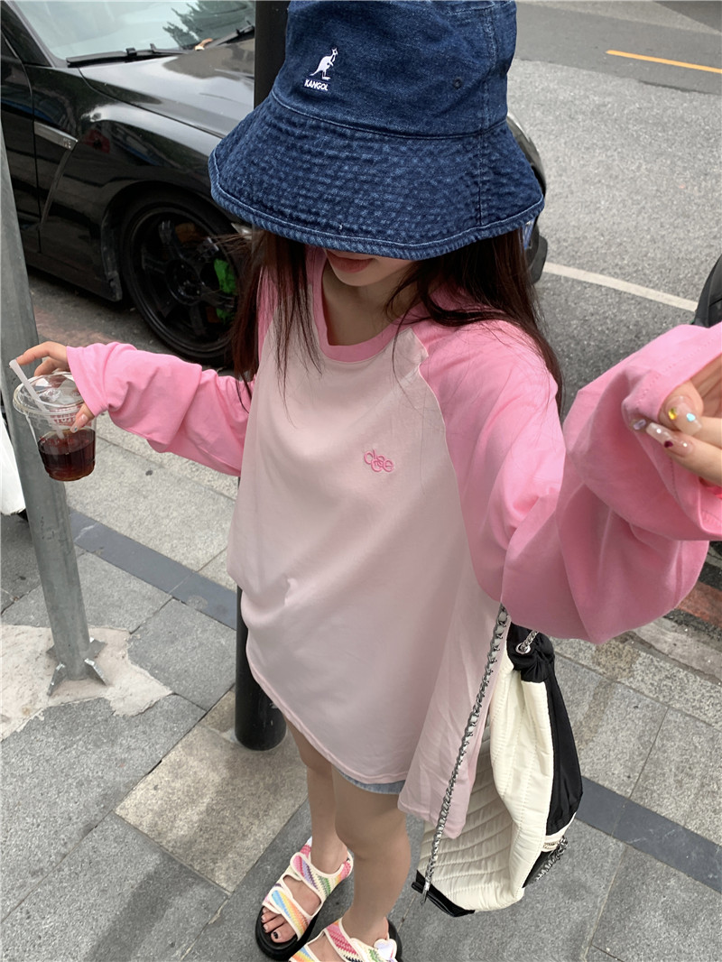 Actual shot of dopamine outfit for girls, pink contrasting sleeves, breathable, lightweight, sunscreen long-sleeved T-shirt