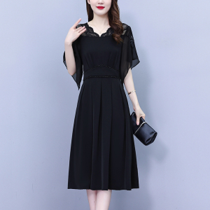 RM18222#大码女装2023年夏季新款气质时尚遮肚显瘦蕾丝钉珠V领连衣裙