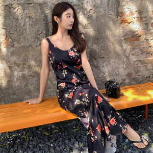 RM21235#夏季新款美式复古美人鱼花卉缎面百搭显瘦长款吊带连衣裙