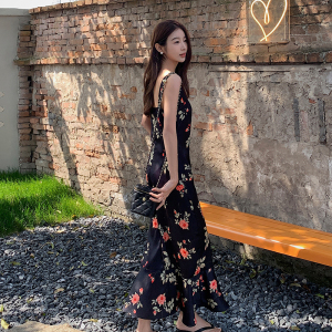 RM21235#夏季新款美式复古美人鱼花卉缎面百搭显瘦长款吊带连衣裙