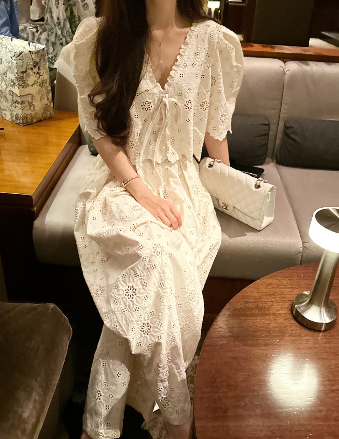 ！韩国chic小众设计感V领泡泡袖刺绣上衣+半身裙套装