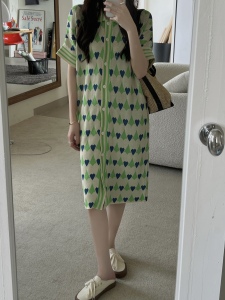 RM17419#茶歇法式文艺少女高级感polo领绿色条纹小爱心连衣裙子