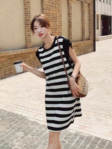 TR44491# 黑白条纹连衣裙女夏季新款小个子时尚小众设计休闲无袖T恤裙 服装批发女装批发服饰货源