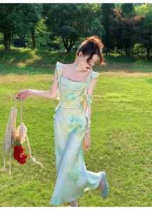 TR55389# 玫瑰氧气立体剪裁荡领设计感缎面连衣裙女夏季
