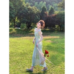 TR55389# 玫瑰氧气立体剪裁荡领设计感缎面连衣裙女夏季