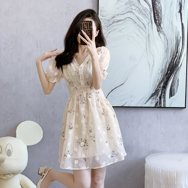 RM18684#雪纺连衣裙女2023夏季新款法式优雅显白设计感绣花短裙子