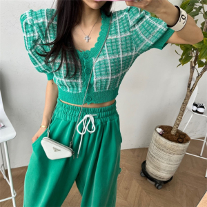 TR46804# 韩版时尚夏季百搭格子小香风甜美花瓣边短款格纹针织上衣女 服装批发女装批发服饰货源