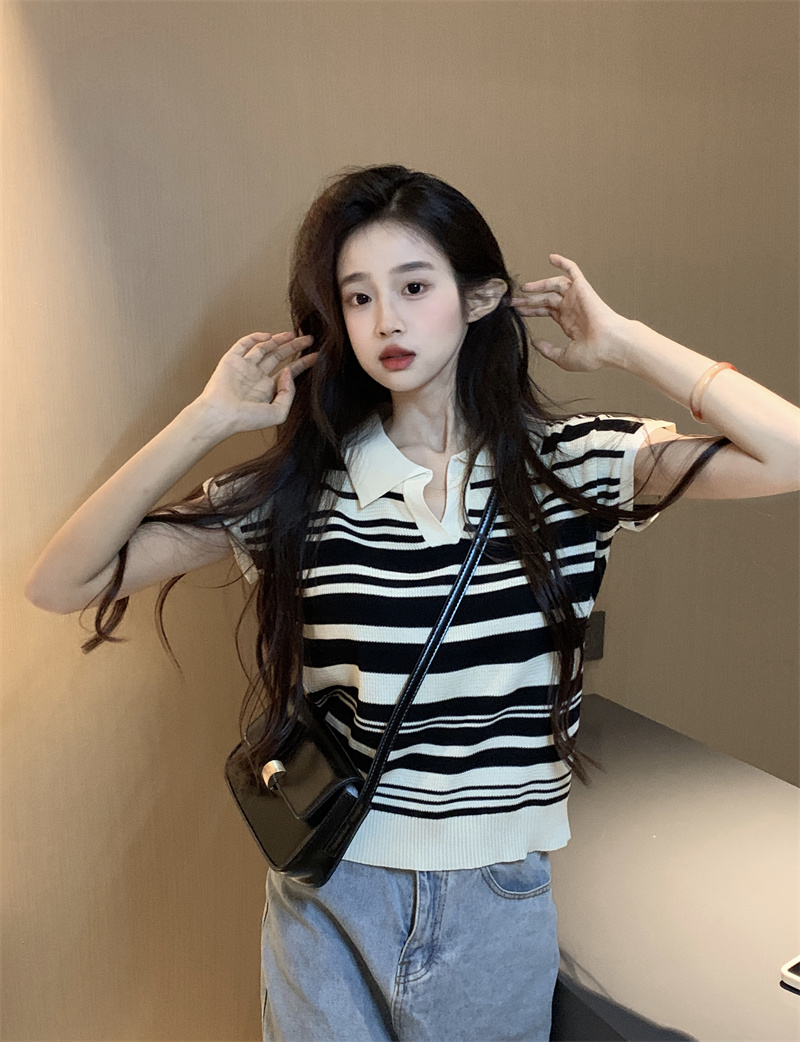 Real shot of knitted short short-sleeved T-shirt for women, summer thin design, hollow striped polo collar top to cover belly and look slimming