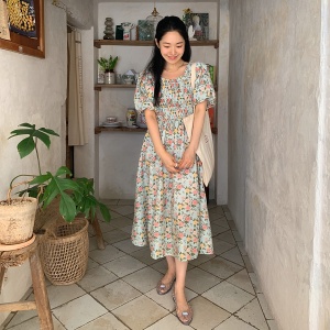 TR46981# 韩国chic复古法式浪漫方领一字肩压褶碎花泡泡袖连衣裙 服装批发女装批发服饰货源