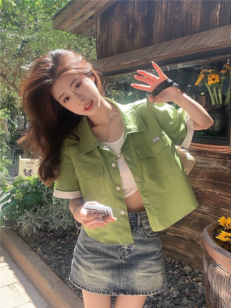 Short shirt female design sense niche color matching summer Korean version 2023 new loose tooling chic short-sleeved top