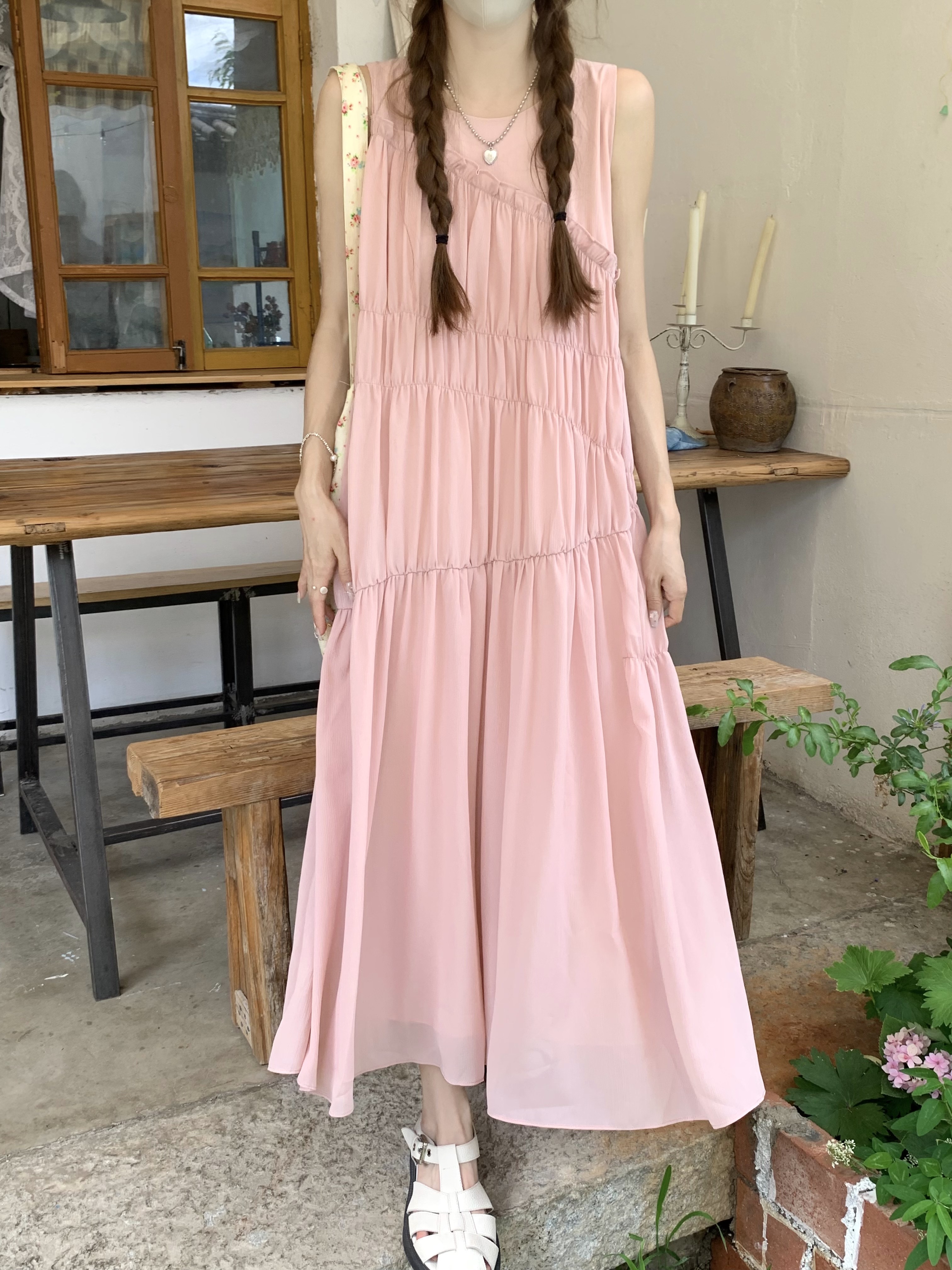 Actual shot of 2024 spring new style elegant and gentle vacation loose halter neck long suspender dress