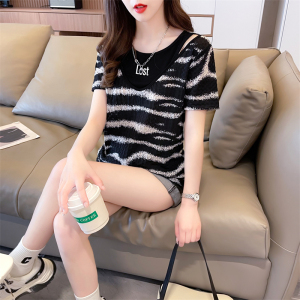 RM19667#夏装韩版宽松假两件条纹刺绣大码短袖T恤女