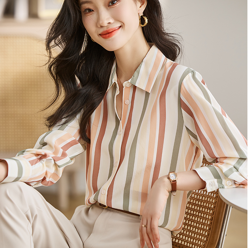 實拍 條紋襯衫上衣女長袖2026春秋設計感小眾復古緞面襯衣女顯瘦