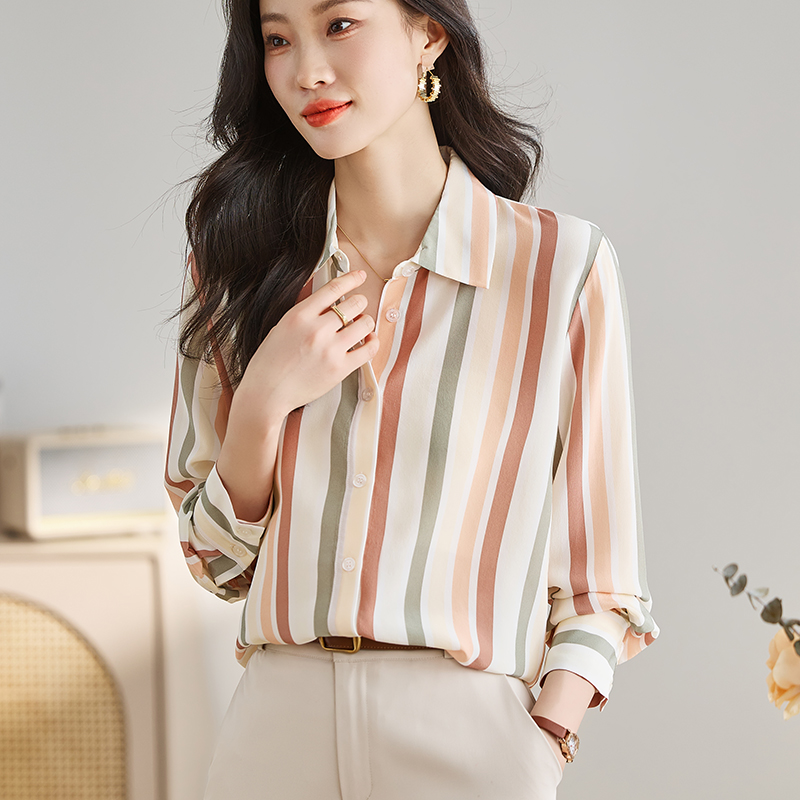 實拍 條紋襯衫上衣女長袖2026春秋設計感小眾復古緞面襯衣女顯瘦