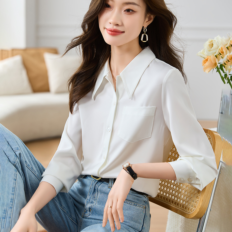 實拍 2026春白色小尖領緞面垂感襯衫女 職業通勤長袖氣質面試襯衣