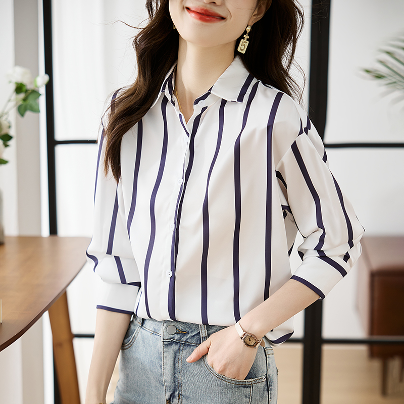 實拍緞面條紋襯衫女春秋款2026新款設計感小眾雪紡上衣百搭襯衣女