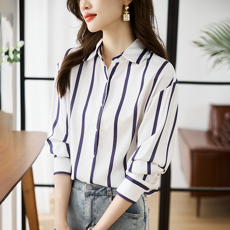 實拍緞面條紋襯衫女春秋款2026新款設計感小眾雪紡上衣百搭襯衣女
