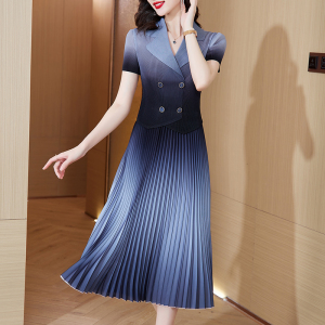 RM20610#夏新款大码渐变色褶皱短袖连衣裙时尚洋气高端修身显瘦百褶裙