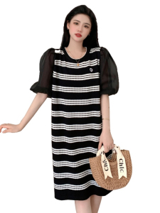 RM19652#夏季新款洋气宽松泡泡袖裙子胖妹妹显瘦遮肚条纹针织连衣裙
